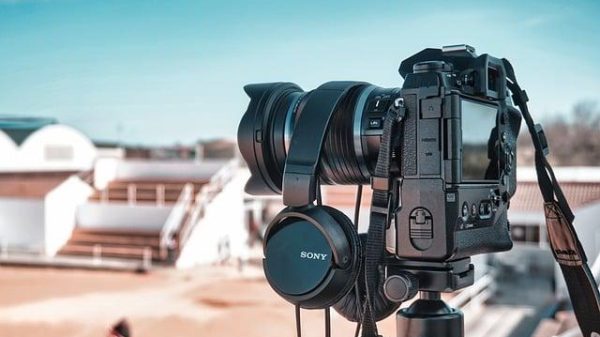 How to ask for a video chat on dating apps politely