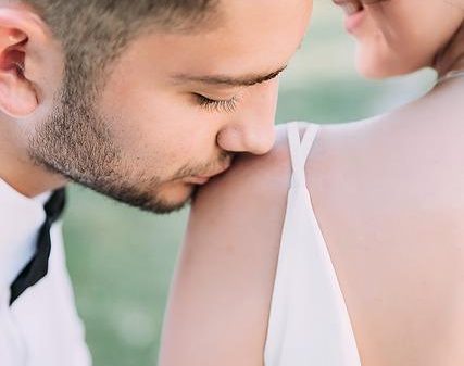 How to Keep the Romance Alive with Simple Gestures