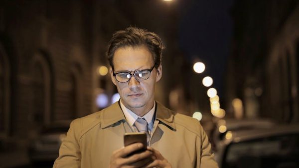 How to Be More Confident When Messaging on Dating Apps