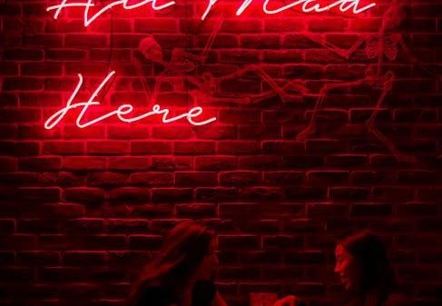 How to Keep the Conversation Flowing on a First Date