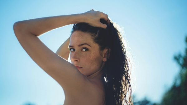 How to Be Comfortable in Your Own Skin While Dating