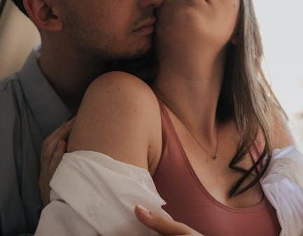 The Key to Deepening Emotional Intimacy Through Nonverbal Communication