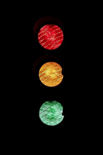 How to Handle Mixed Signals in Dating with Confidence
