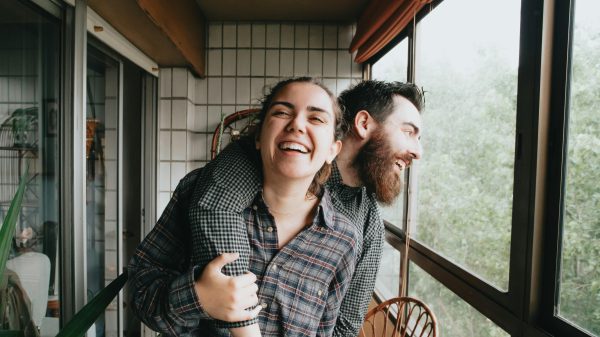 How to stay positive and confident even after dating setbacks