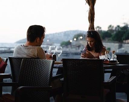 Should You Ask About Past Relationships on a First Date