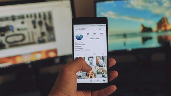 How to build social confidence and attract better dating opportunities