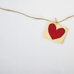 Are Grand Romantic Gestures on Early Dates a Red Flag