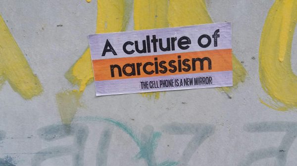 How to identify narcissistic traits on a first date
