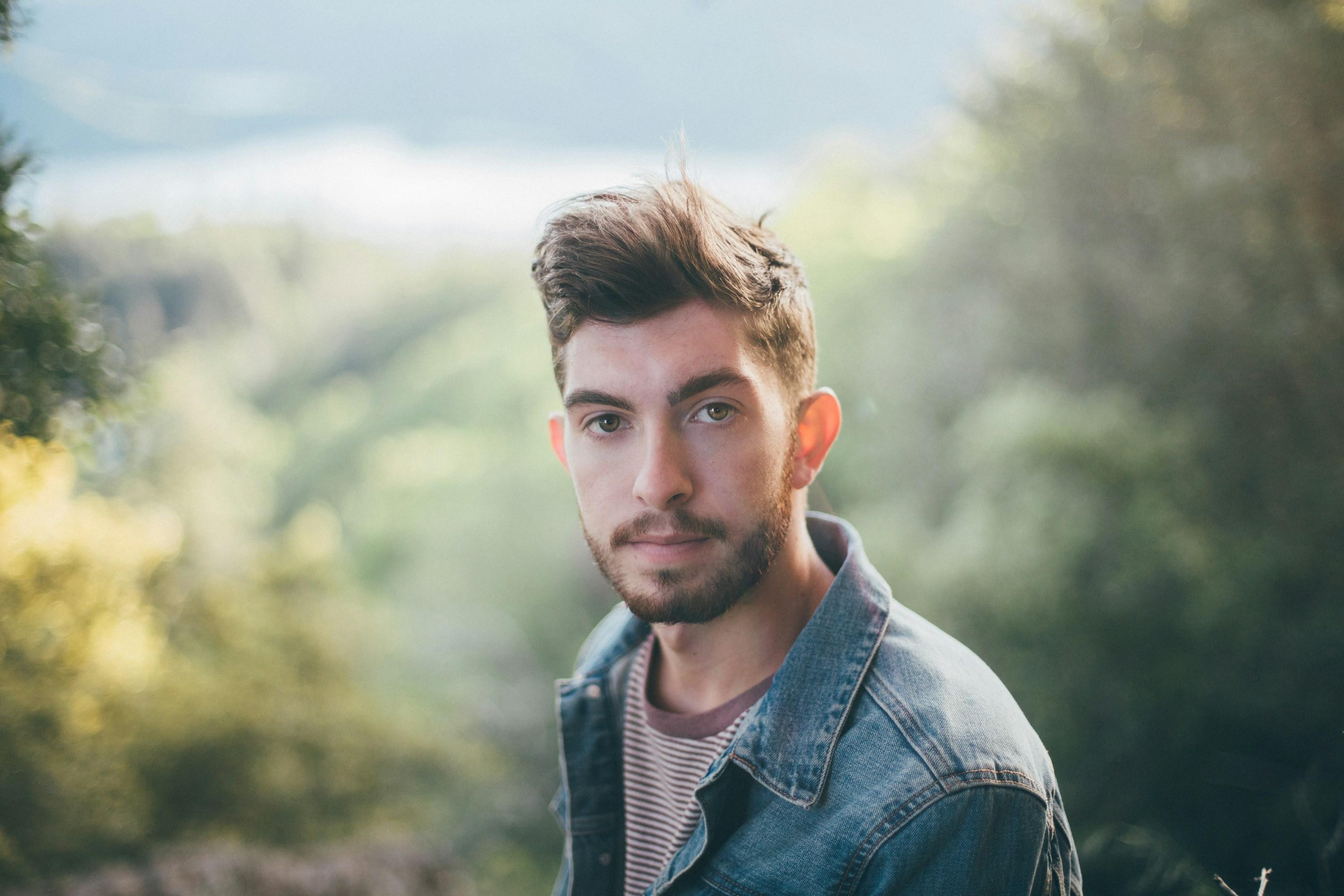 The Power of Eye ⁣Contact Building Trust Through Silent Connection