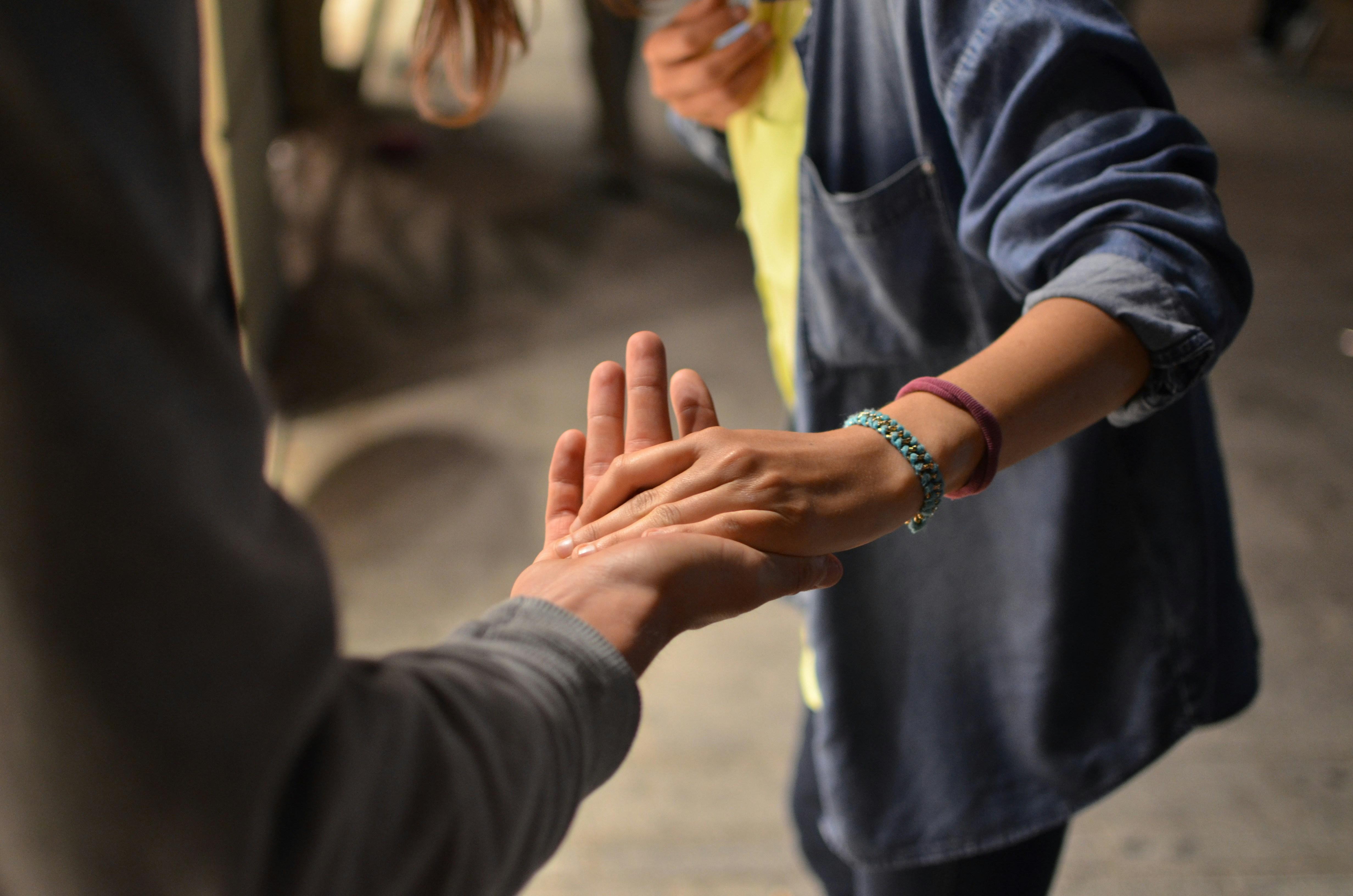 The Art of ⁣Silent Connection