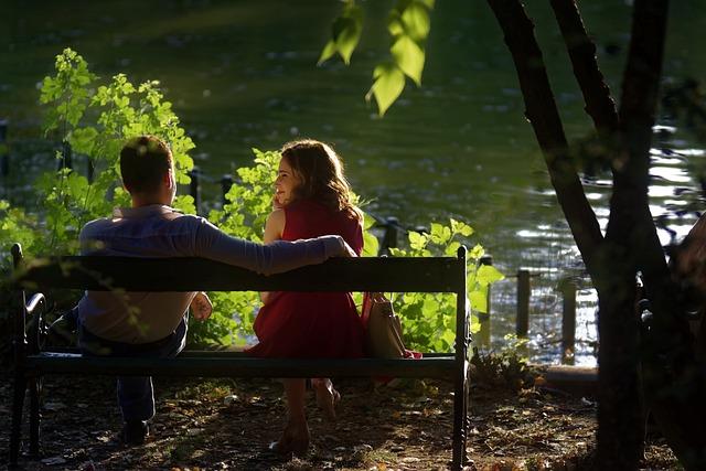 Balancing Interest and Independence in‌ Modern Dating