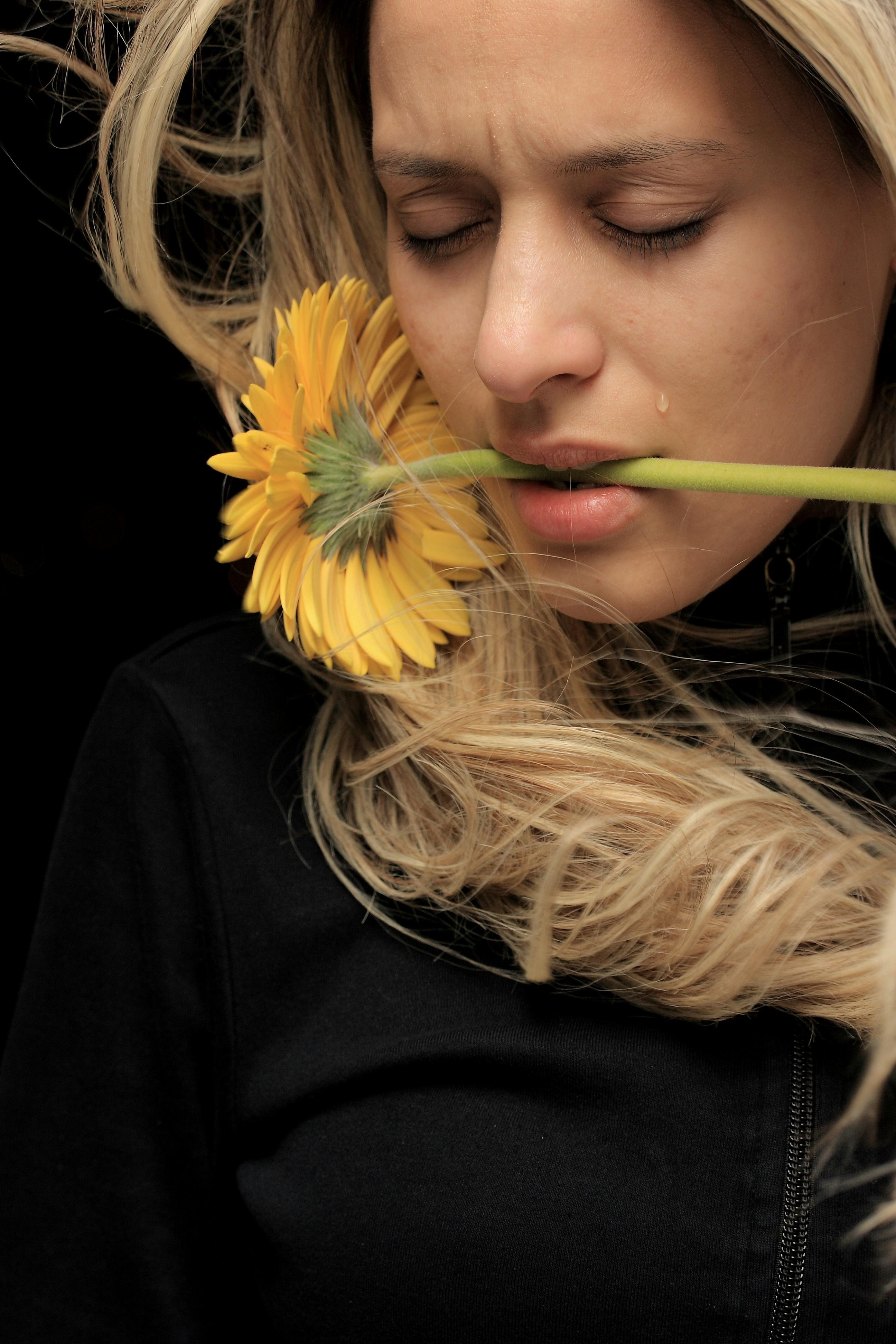 Recognizing the​ Signs of Emotional Overdependence